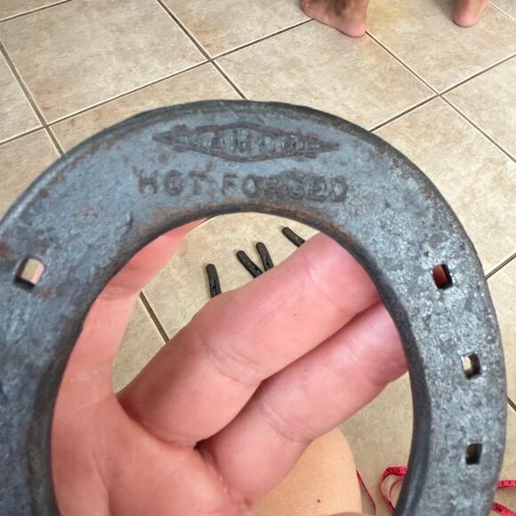 Lot of 4 Diamond Hot-Forged 2 PL Mule Horse Shoes Unused - Picture 5 of 7